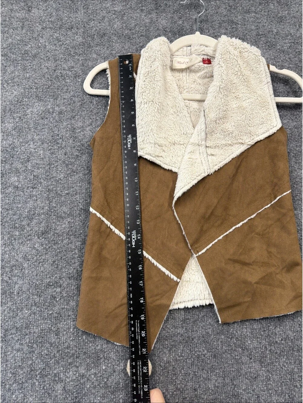 Girls Red Camel Brown Faux Sherpa Lined Open Front Sleeveless Vest Sz M